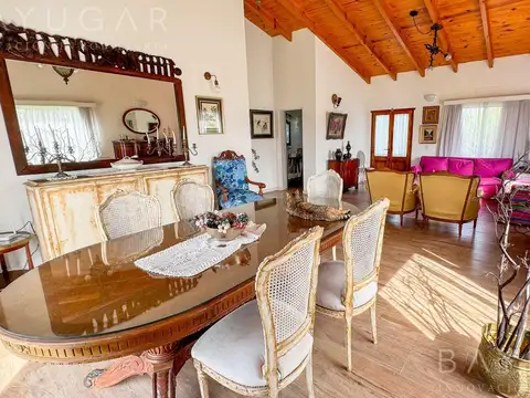 Casa en Alquiler Temporal con 2 cocheras