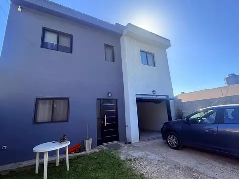 Casa 3 dormitorios en venta en Sicardi con pileta