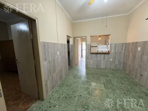 Casa 6 ambientes con 2 baños
