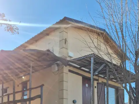 Casa 12 ambientes con 4 baños