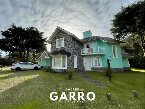 Chalet moderno en Pinamar Norte: estilo, confort y mar.
