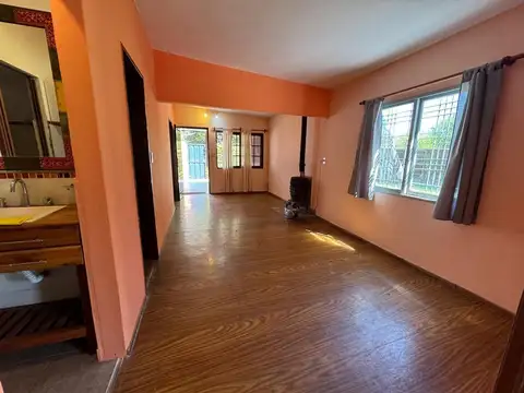Casa 3 ambientes con 1 baño