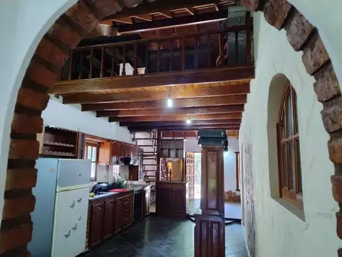 Casa 5 ambientes con 2 baños