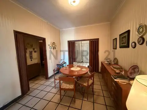 18 entre 40 y 41 400, Piso 0