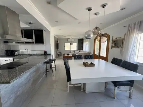 Calle El Deslinde 1600