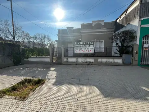 Casa 3 amb. sobre gran terreno VENTA