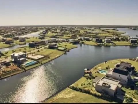 Terreno en Venta 40  mts Fondo