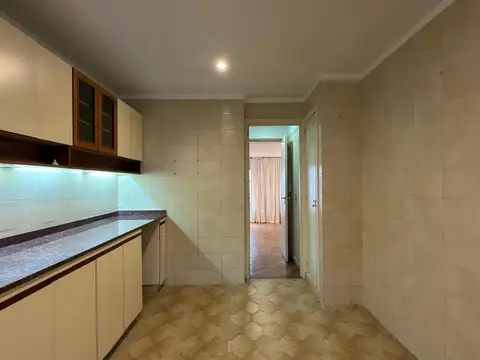 Departamento 5 ambientes con 3 baños
