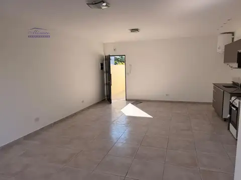 Depto Tipo Casa en Alquiler de 1 dormitorio