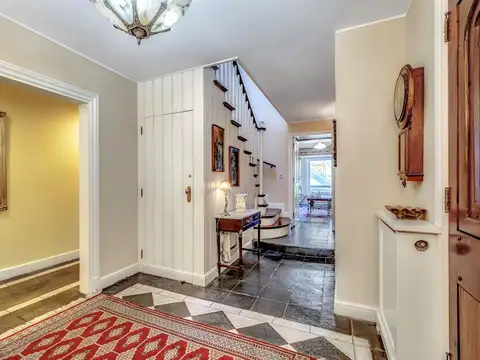 Casa en Venta con 3 cocheras