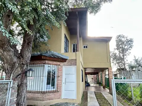 ALQUILER CASA 4 AMBIENTES EN BARRIO LOS CARDOS