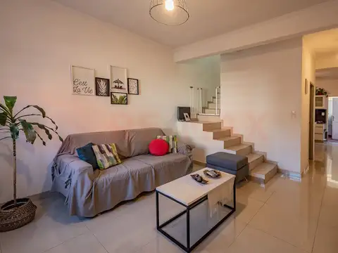 VENTA - CASA MULTIFAMILIAR C/ GALPON  - TABLADA