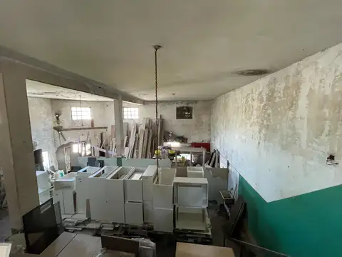 Galpón en doble altura con vivienda, zona Gaboto y Namuncura