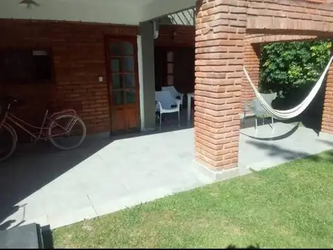 Casa 4 ambientes con 3 baños