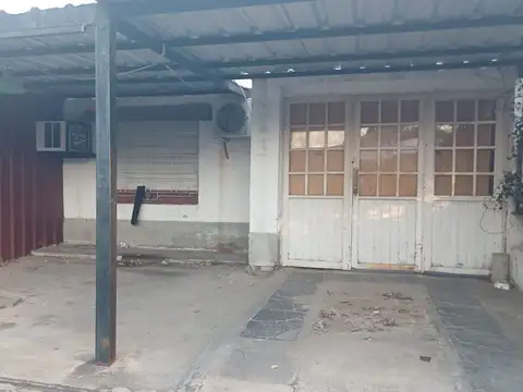 CASA MAS DEPTO A REFACCIONAR AMEGHINO SUD