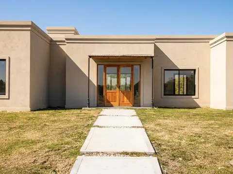 Casa en venta de 4 ambientes en Santa Ines, Lujan, PBA