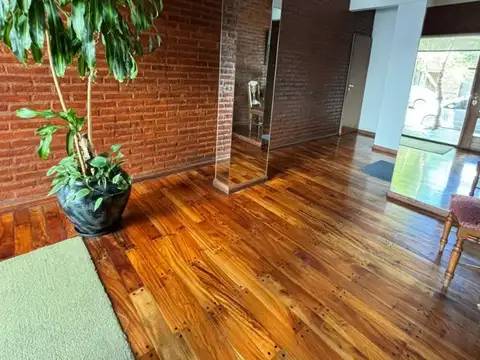 Muniz 800, Piso 8