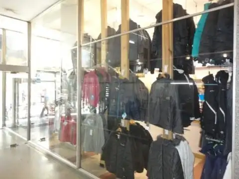 Esmeralda 300, Piso P.B.