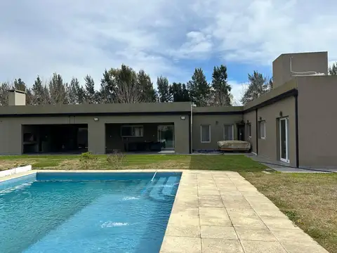 Casa en ALQUILER de 4 dormitorios en Campos de Roca 2 - Permanente o Temporal