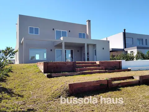 Casa en venta de 4 ambientes con pileta en Costas Puertos Escobar