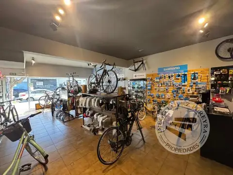 Depósito con Salón en Villa Martelli