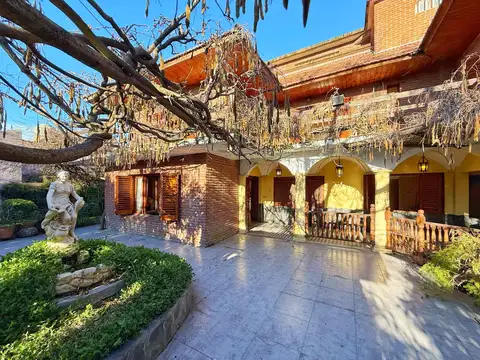 PH 5 ambientes con jardin con parrilla y cochera · Terminal Nueva
