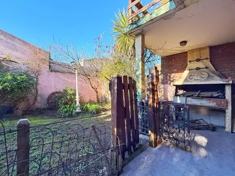 Depto Tipo Casa en Venta con 1 cocheras