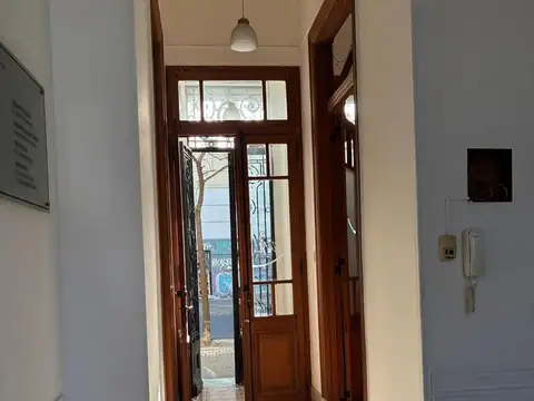IMPORTANTE INMUEBLE ANTIGUO SANTIAGO Y CORDOBA,  CONSULTORIOS, OFICINAS.BARRIO LOURDES