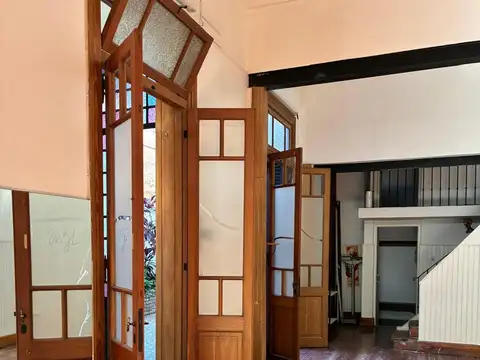 IMPORTANTE INMUEBLE ANTIGUO SANTIAGO Y CORDOBA,  CONSULTORIOS, OFICINAS.BARRIO LOURDES