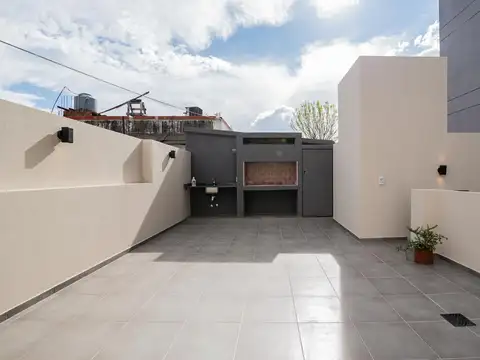 Venta PH 3 ambientes con patio y terraza reciclado a nuevo