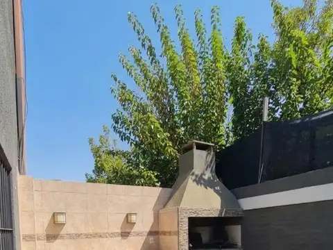 Depto Tipo Casa en Venta con 2 cocheras