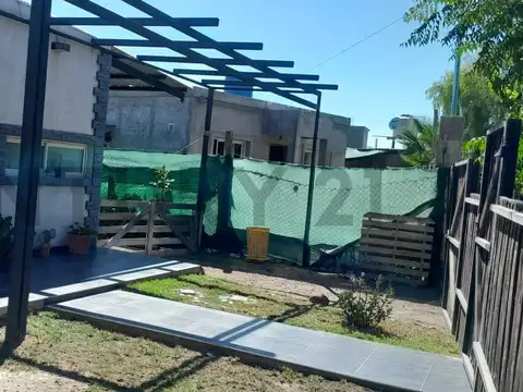 Casa 4 ambientes con 2 baños