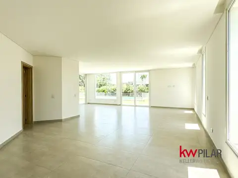 Casa 9 ambientes con 5 baños