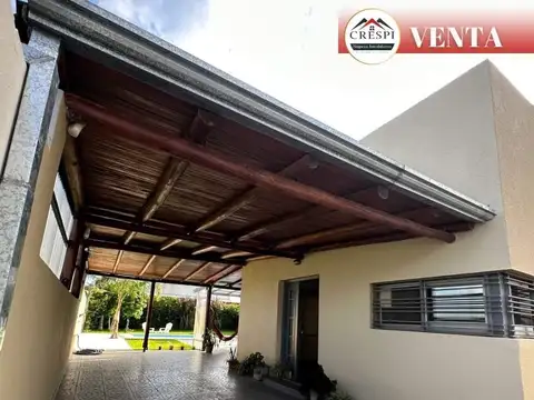Hermosa casa con pileta y todas las comodidades
