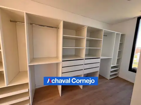 Casa 7 ambientes con 5 baños