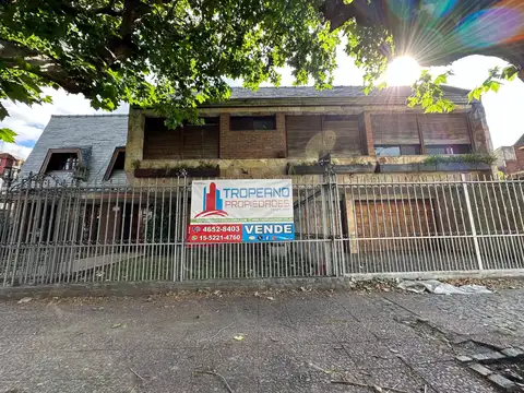 Casa De 6 Ambientes En Venta, Ramos Mejia.  ideal Constructor 