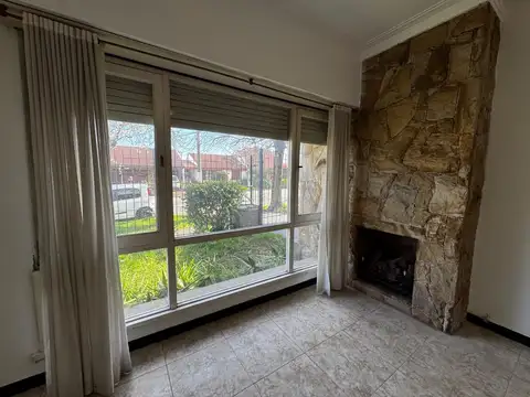 Casa 3 ambientes con 2 baños