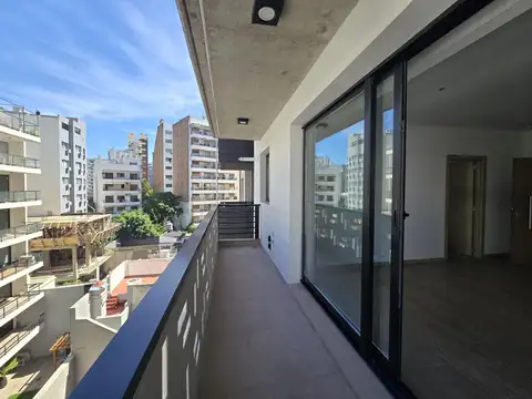 VENTA DEPARTAMENTO SEMI PISO TRES AMBIENTES PISO4 INCLUYE COCHERA.