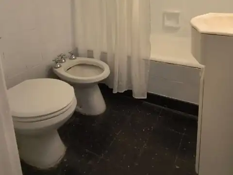 Sarmiento 2400, Piso 8