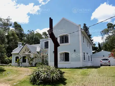Venta casa 4 dormitorios. Montoya, La Barra.