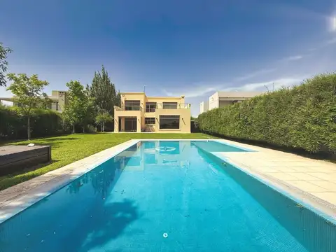 Casa en Venta en Country Santa Rita, USD 329.000