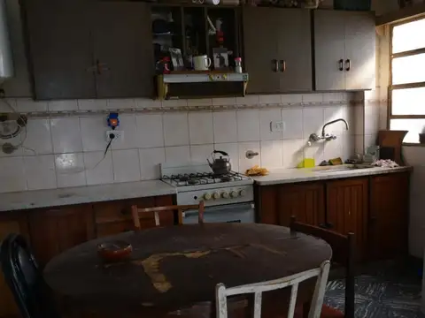 Casa 5 ambientes con 2 baños