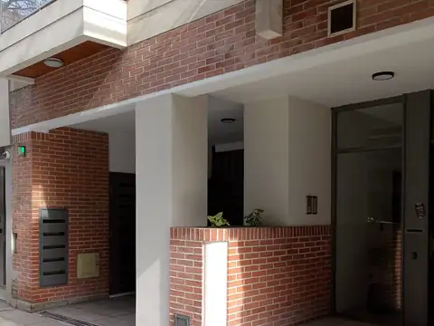 Villa Urquiza R Baunes 2026 Excelente ubicación a 1 cuadra  Centro Comercial y Estación subte Echeverría Línea B. Monoambiente contra frente con balcón Vista abierta.