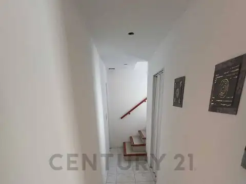 VENTA CASA 5 AMBIENTES CON PILETA, PARQUE Y GARAJE EN PILAR CENTRO - FINANCIACION