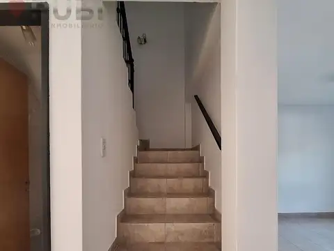 Depto Tipo Casa en Alquiler de 2 dormitorios