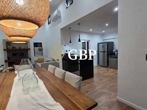 Casa 4 ambientes con 4 baños