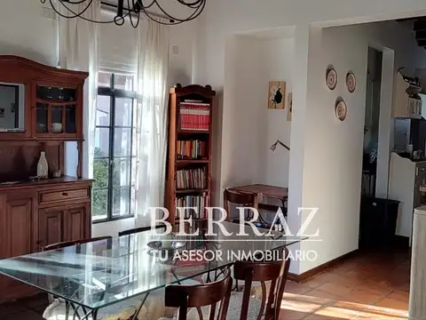 Casa 5 ambientes con 3 baños