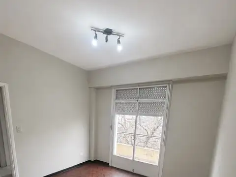 Navarro 3400, Piso 2