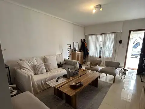 Casa en Alquiler con 1 cochera