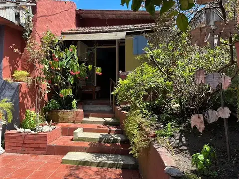 CASA EN VENTA EN TIGRE, OPORTUNIDAD!